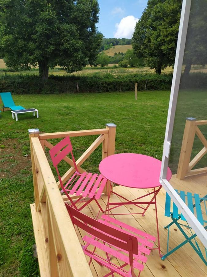 La Roulotte De Francine Pensionat Chazeuil Exteriör bild